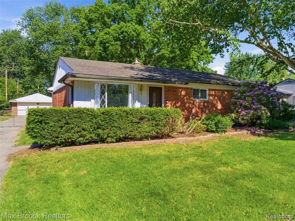 Homes For Sale - 47375 Harry Street <br/> Utica, MI 48317