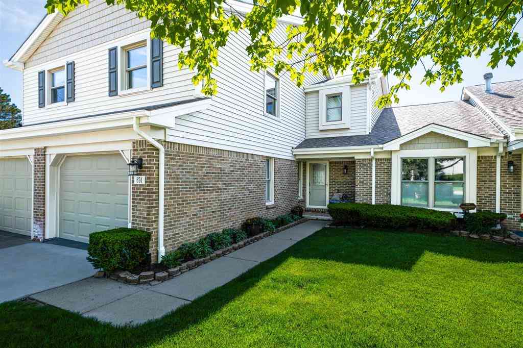 Condo For Sale - 674 Summit Ridge Drive <br/> Milford, MI 48381
