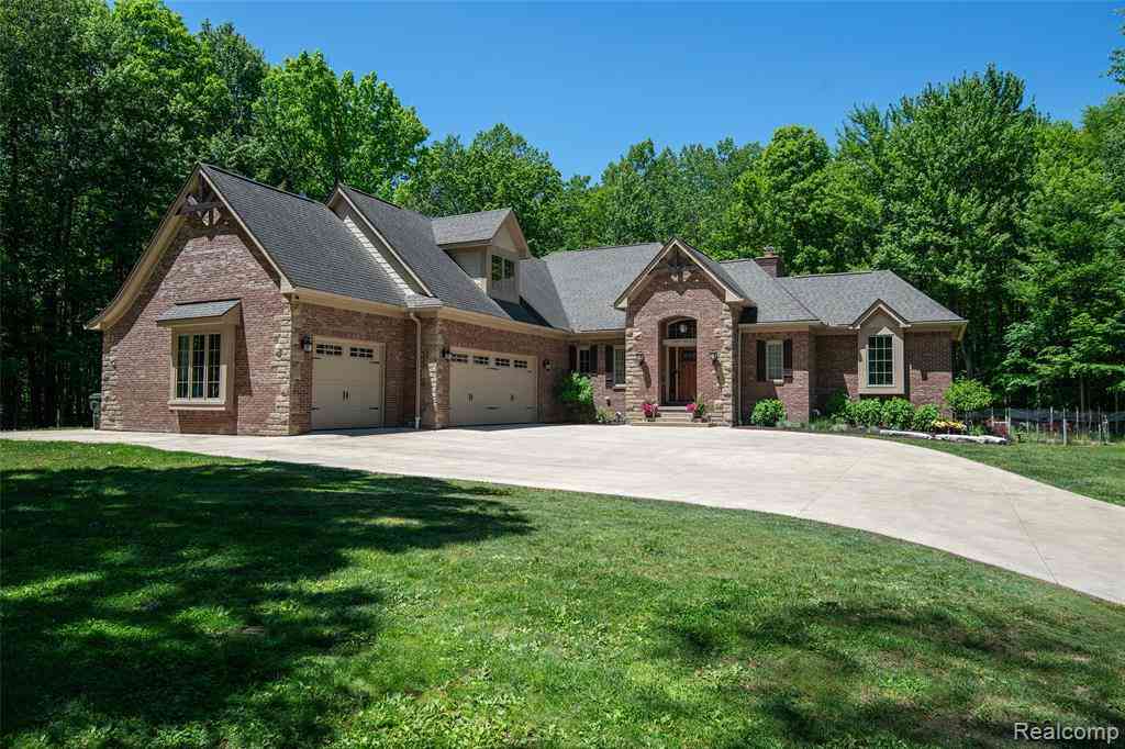 Homes For Sale - 3957 Mill Lake Road <br/> Lake Orion, MI 48360