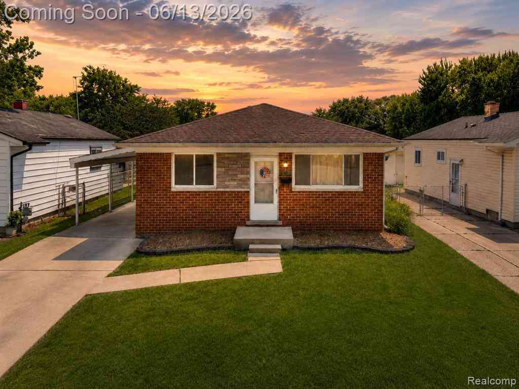 Homes For Sale - 23012 Allor Street <br/> Macomb County, Saint Clair Shores, MI 48082