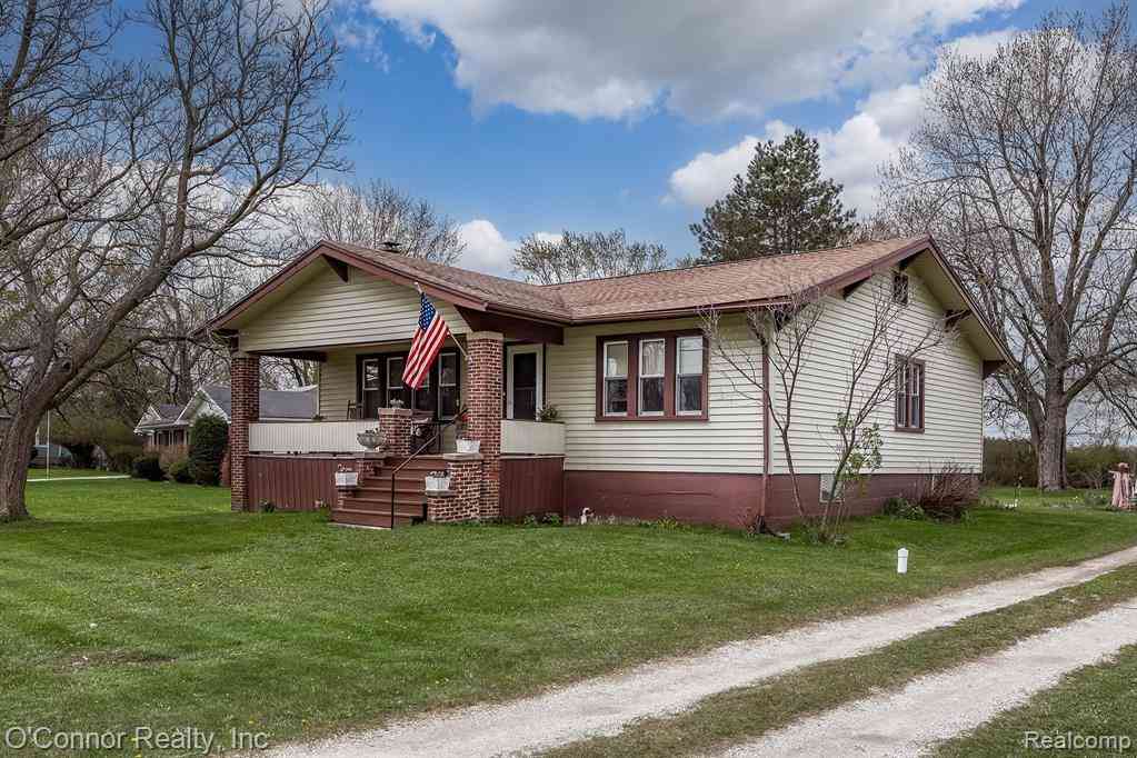 Homes For Sale - 3323 Kinney Road <br/> Saint Clair County, Emmett, MI 48022