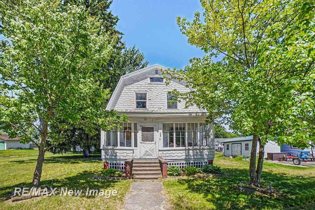 Homes For Sale - 208 W Washington Street <br/> Midland County, Coleman, MI 48618