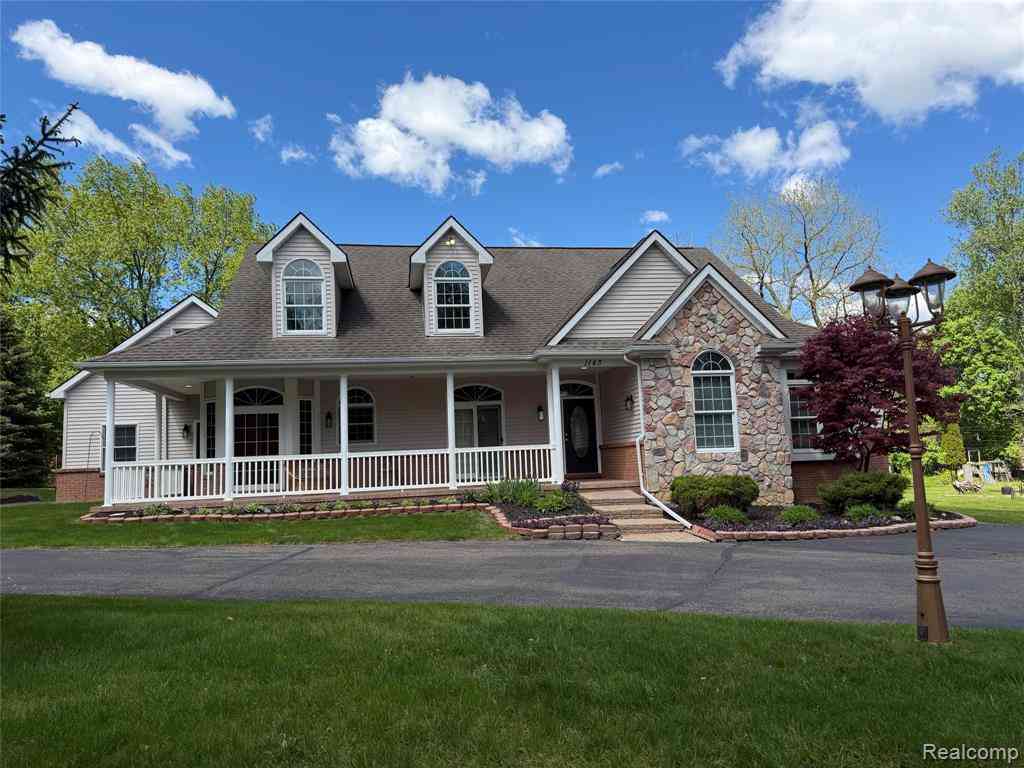 Homes For Sale - 1143 Brewster Road <br/> Rochester, MI 48306