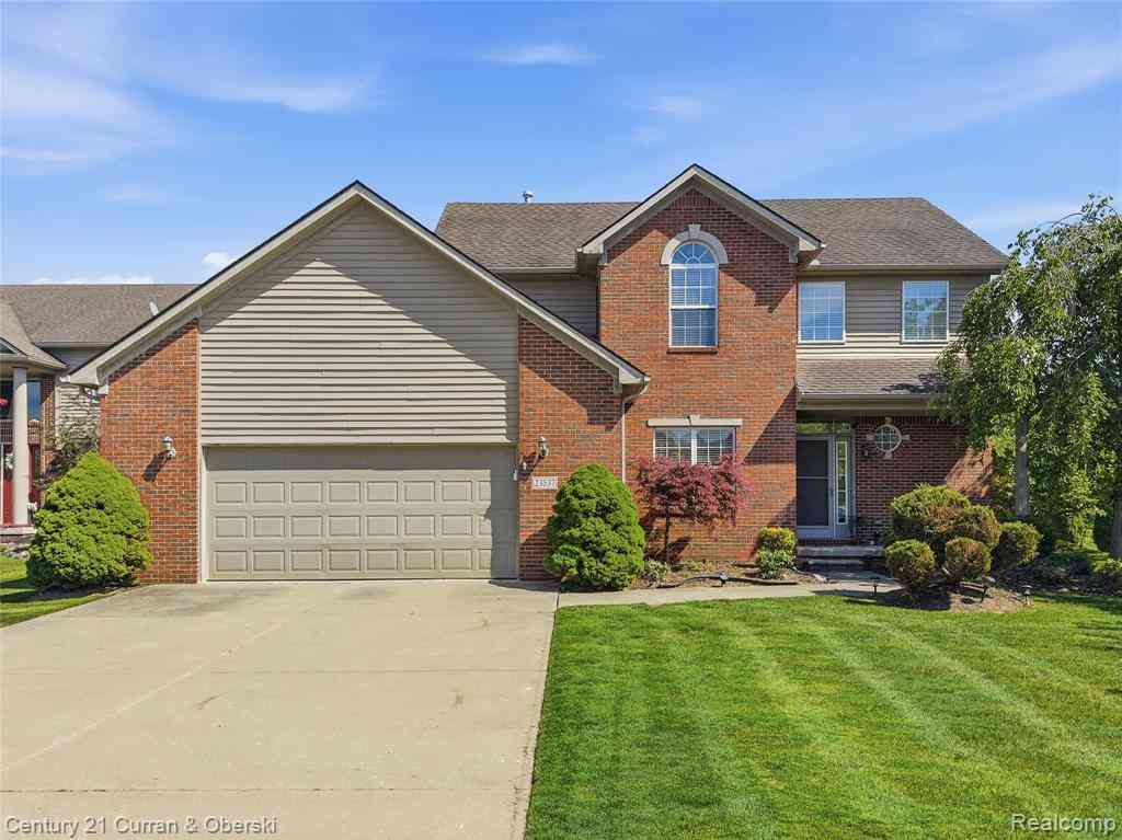 Homes For Sale - 23537 Crescent Ridge Drive <br/> Wayne County, New Boston, MI 48164
