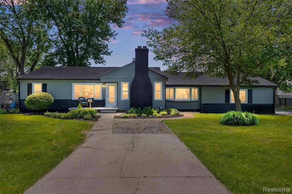 Homes For Sale - 32443 Florence Street <br/> Wayne County, Garden City, MI 48135