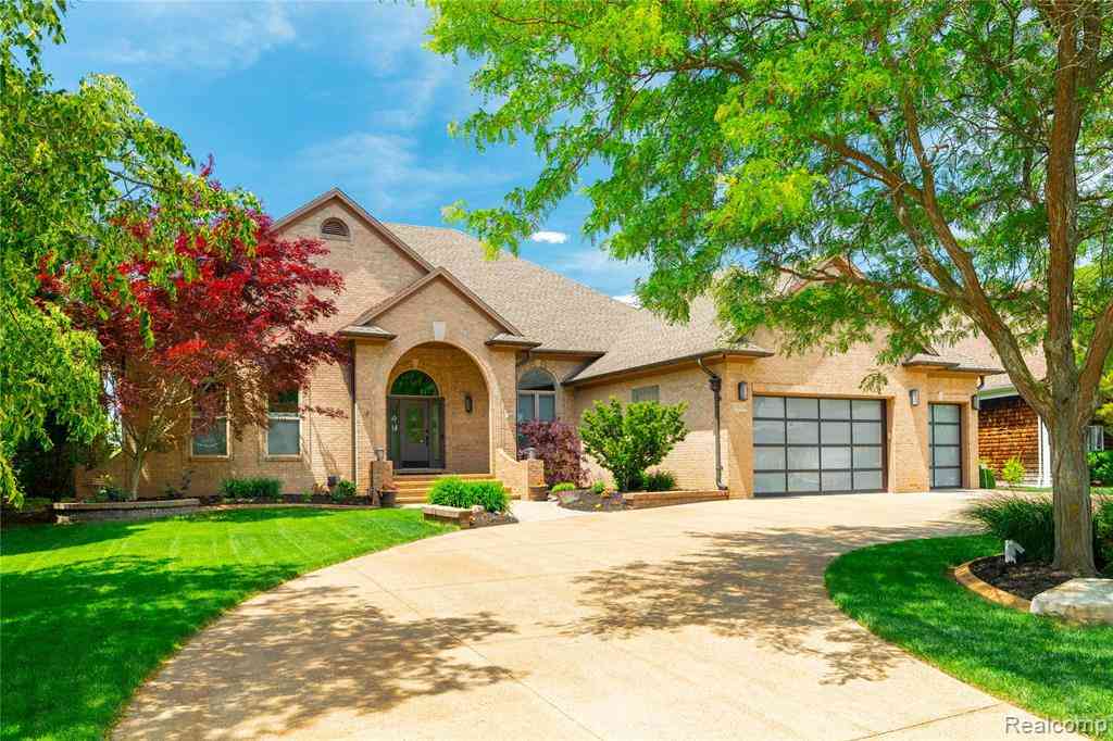 Homes For Sale - 18124 Meridian Road <br/> Wayne County, Grosse Ile, MI 48138