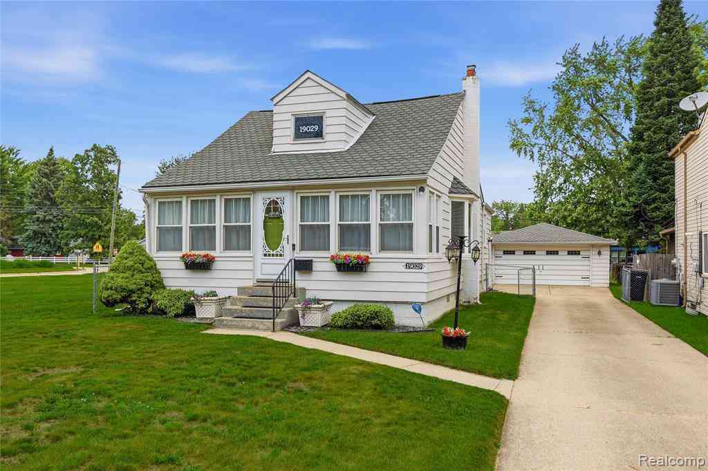 Homes For Sale - 19029 Florian Street <br/> Macomb County, Roseville, MI 48066
