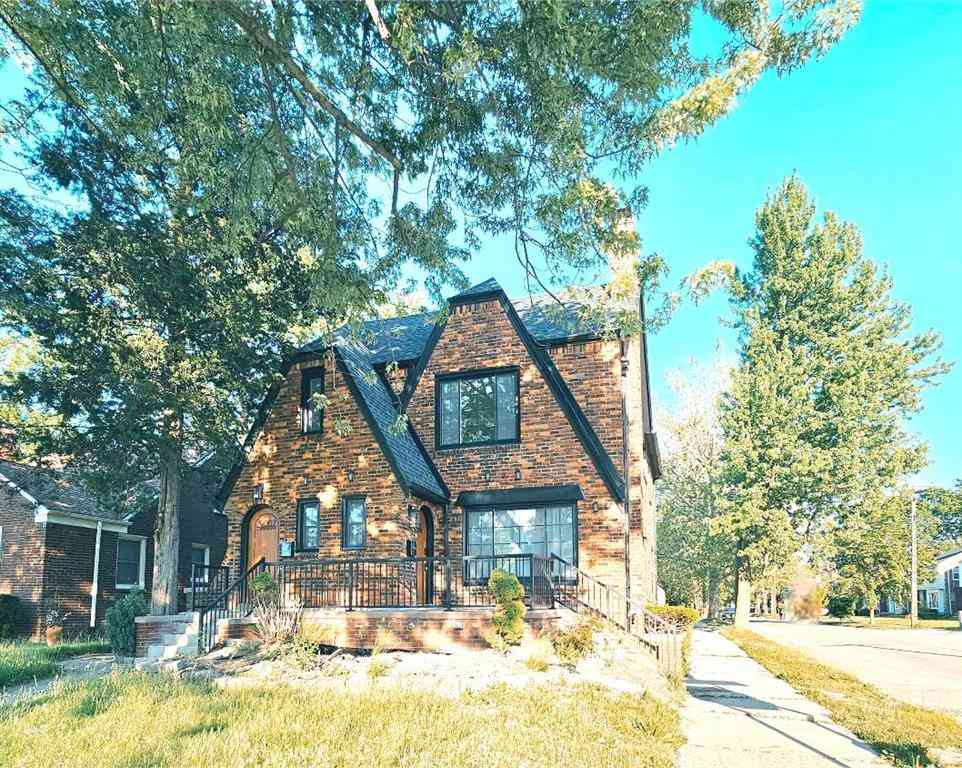 Homes For Rent - 19000 Chandler Park Drive <br/> Grosse Pointe, MI 48236