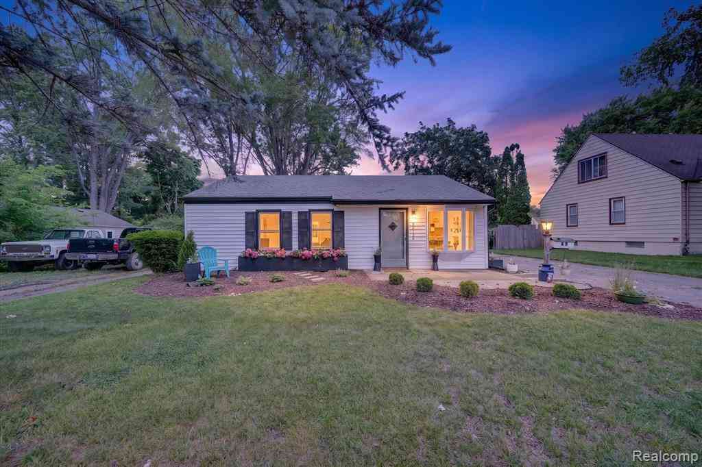 Homes For Sale - 32326 Florence Street <br/> Wayne County, Garden City, MI 48135