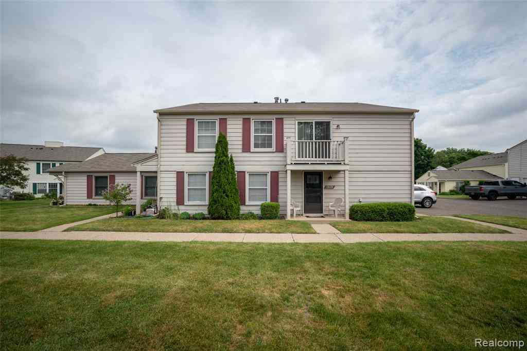 Condo For Sale - 2978 Elmwood Court <br/> Lake Orion, MI 48360