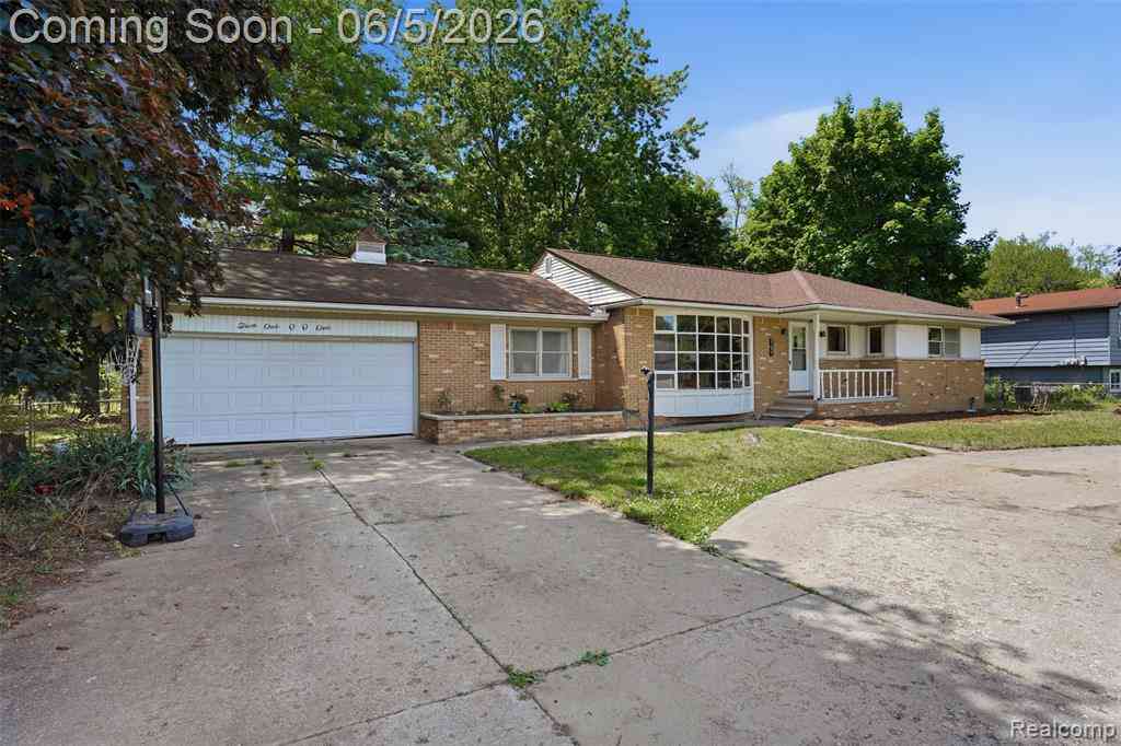 Homes For Sale - 21001 Negaunee Street <br/> Southfield, MI 48033