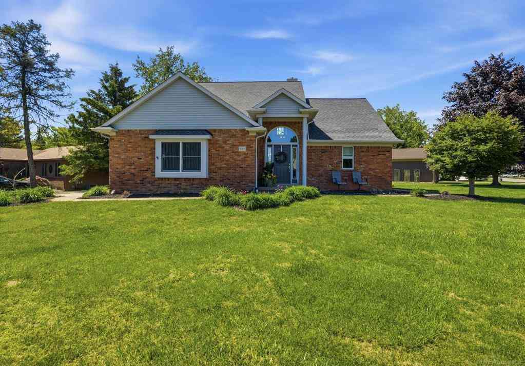 Homes For Sale - 565 Lakes Edge Drive <br/> Oxford, MI 48371