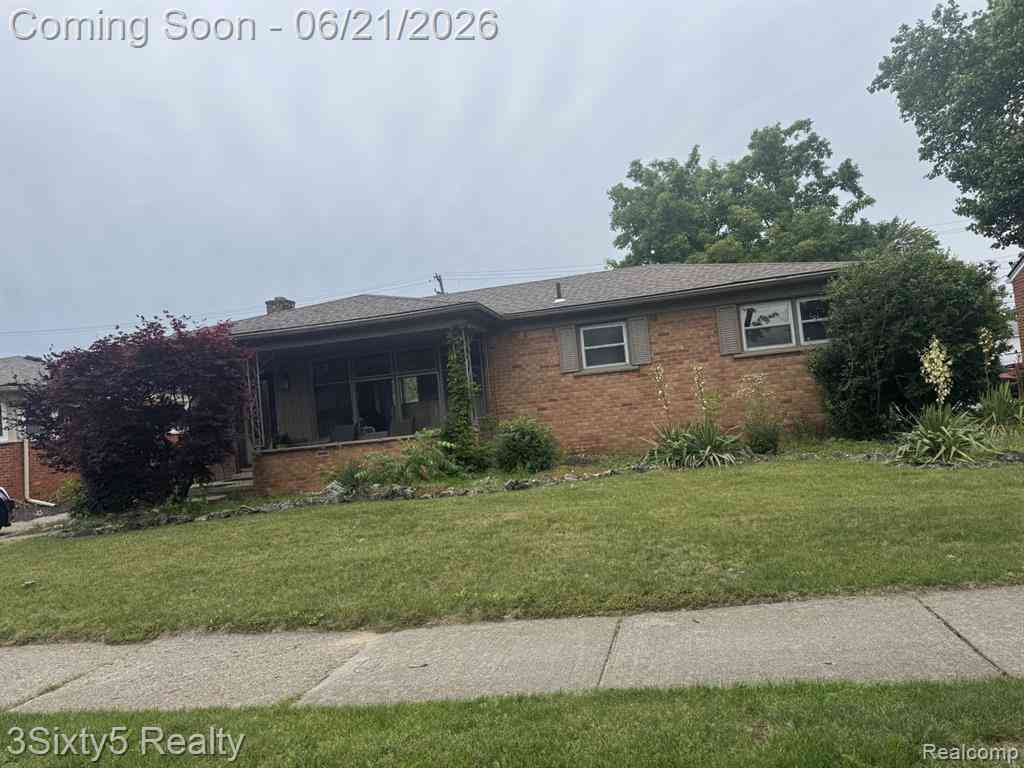 Homes For Sale - 35852 Pinetree Street <br/> Livonia, MI 48150