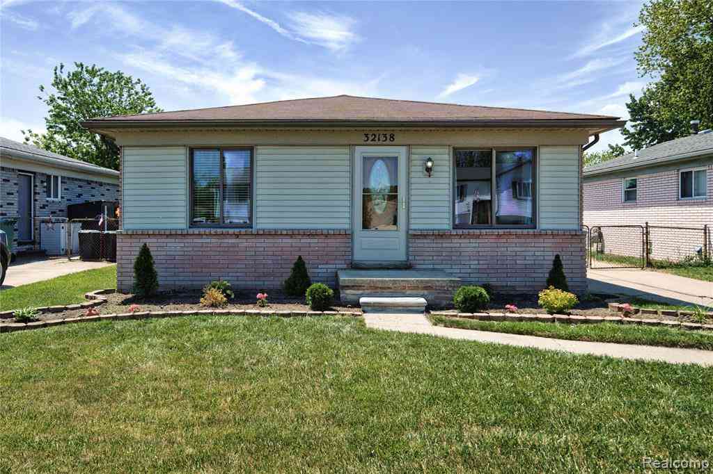 Homes For Sale - 32138 Glaser Road <br/> Wayne County, Rockwood, MI 48173