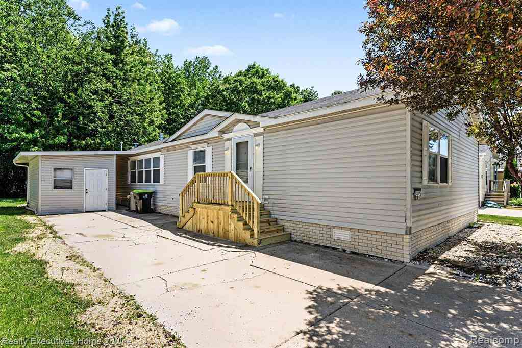 Homes For Sale - 45822 Bonaventure Dr  <br/> Macomb, MI 48044