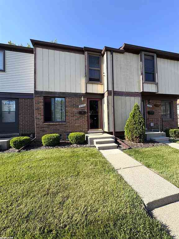 Condo For Sale - 24059 Grange Street <br/> Clinton Township, MI 48036