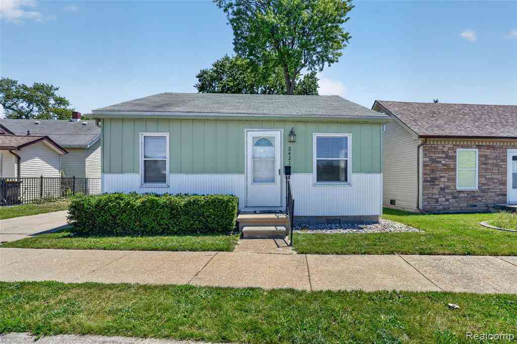 Homes For Sale - 2421 5th Street <br/> Wayne County, Trenton, MI 48183