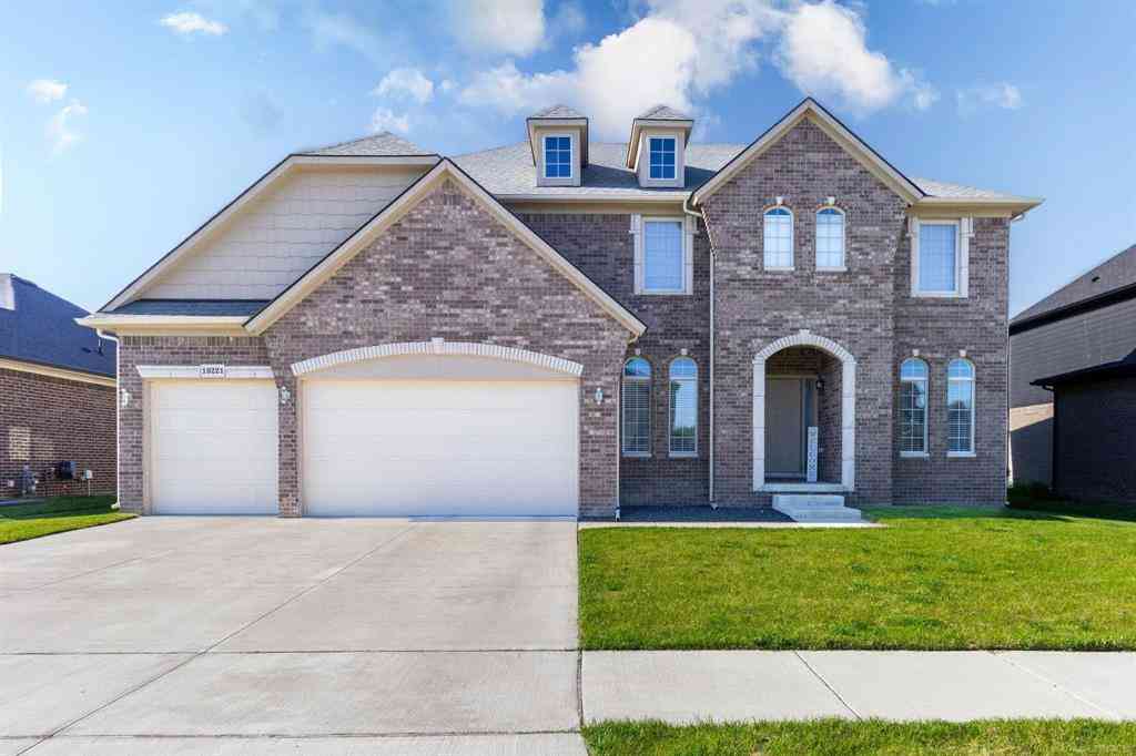 Homes For Sale - 19221 Thompson Drive <br/> Macomb County, Macomb, MI 48042