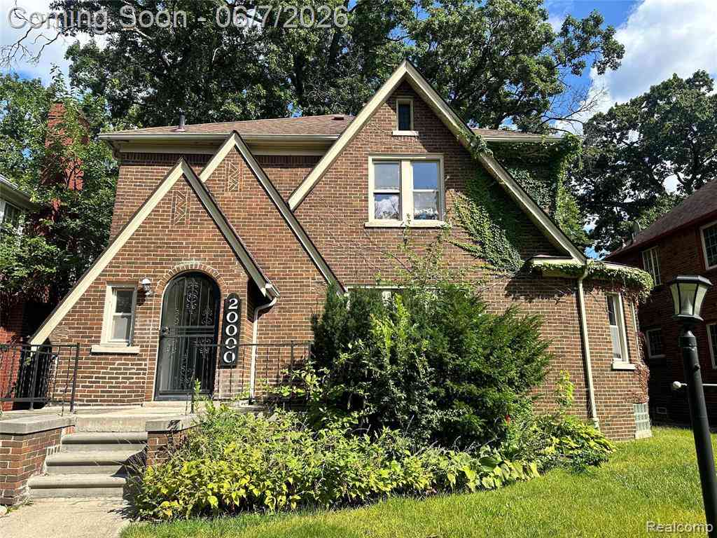 Homes For Sale - 20000 Canterbury Road <br/> Detroit, MI 48221