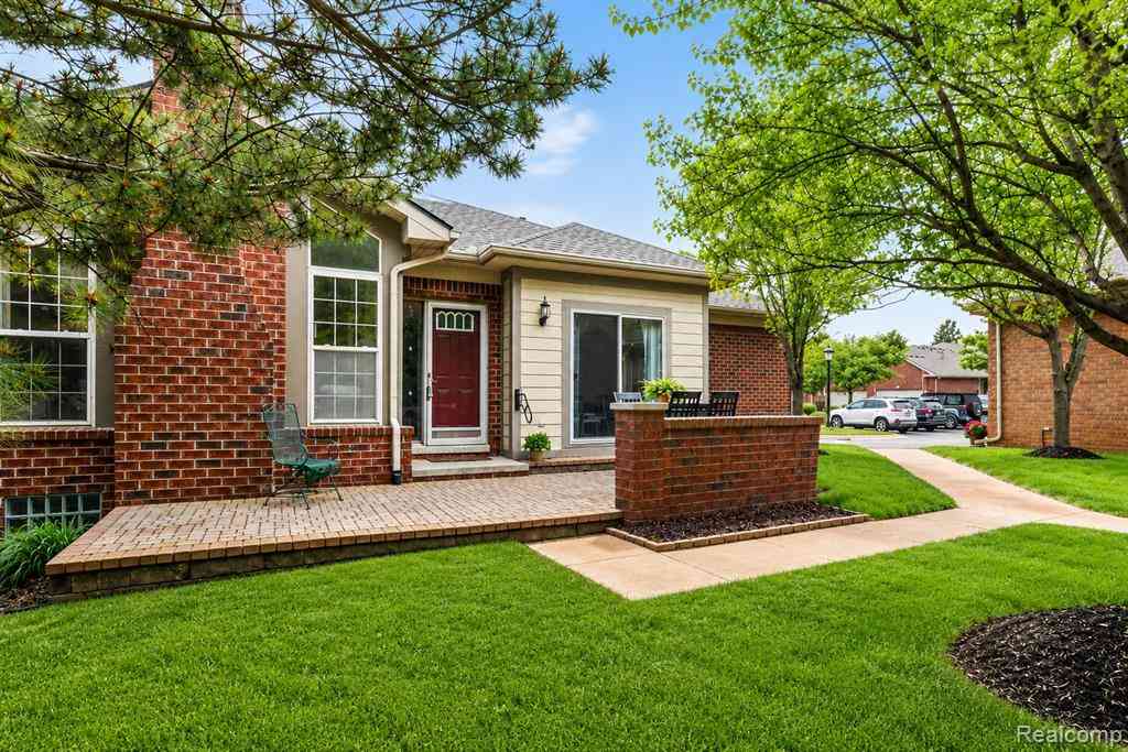 Condo For Sale - 50150 Scott Court  #36<br/> Shelby Twp, MI 48317