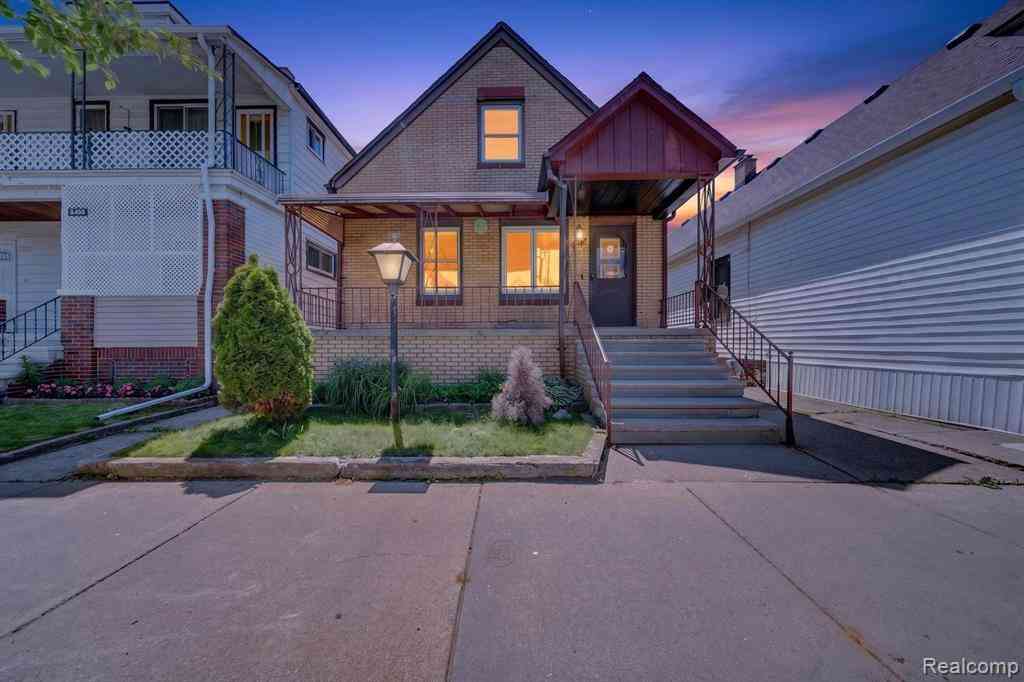 Homes For Sale - 2978 Evaline Street <br/> Wayne County, Hamtramck, MI 48212
