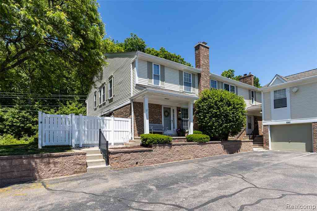 Condo For Sale - 42126 Pellston Drive <br/> Northville, MI 48167