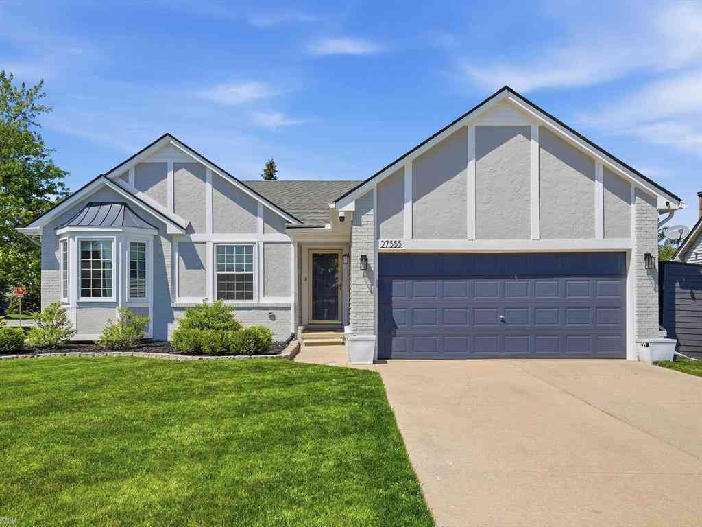 Homes For Sale - 27555 Cedar Glen Drive <br/> Macomb County, Chesterfield, MI 48051