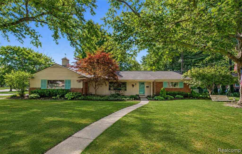 Homes For Sale - 23270 Fleming Drive <br/> Oakland County, Farmington, MI 48335