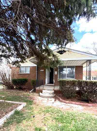 Homes For Rent - 22820 Beechwood Avenue <br/> Eastpointe, MI 48021