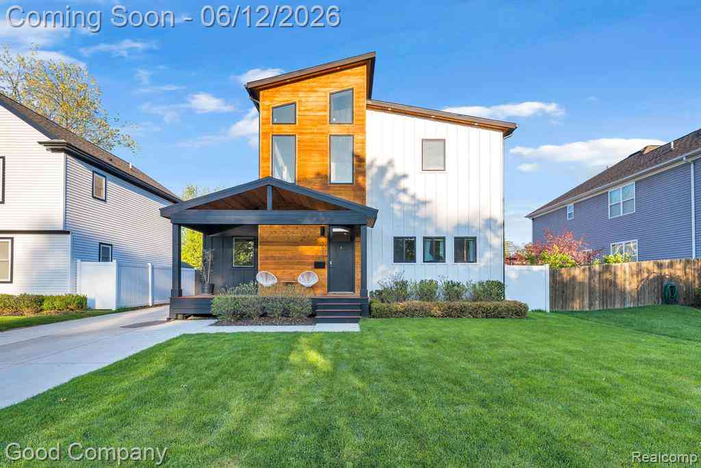Homes For Sale - 3813 Linwood Avenue <br/> Royal Oak, MI 48073