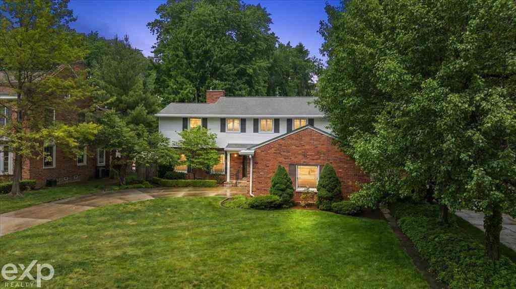 Homes For Sale - 100 Moran Road <br/> Wayne County, Grosse Pointe Farms, MI 48236