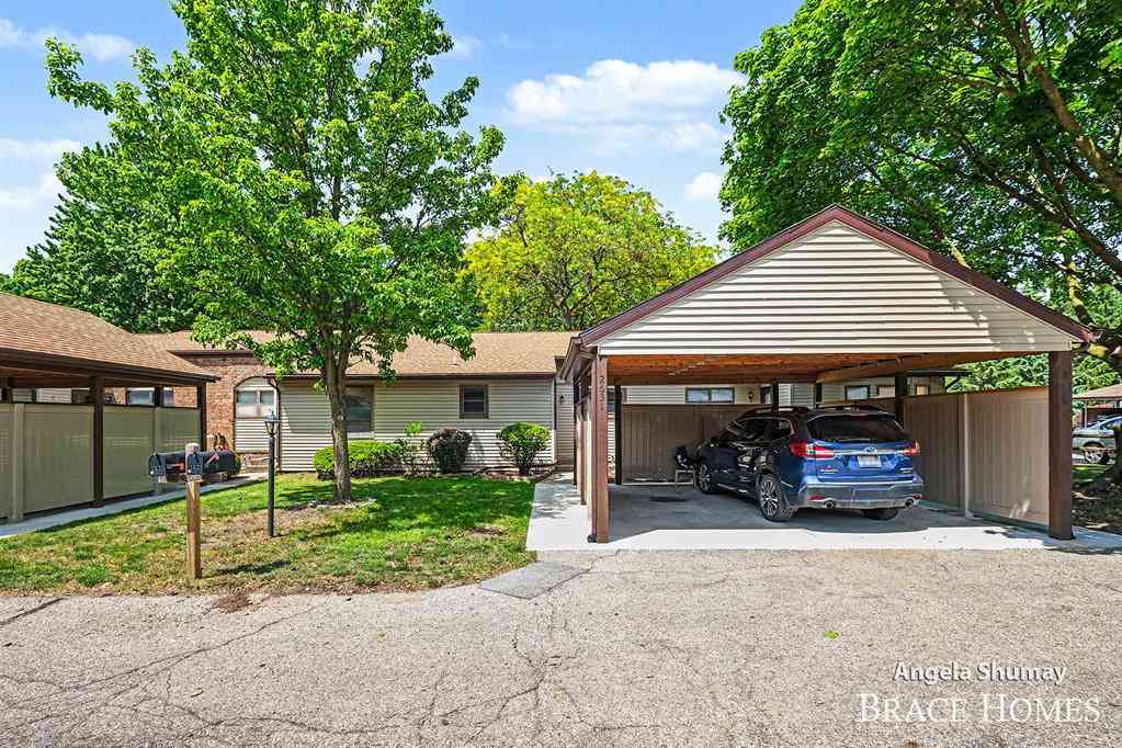 Condo For Sale - 2631 Chatham Woods Drive Se SE<br/> Kent County, Grand Rapids, MI 49546