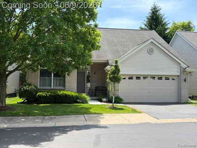 Condo For Sale - 5523 Ashby Court <br/> Waterford, MI 48327