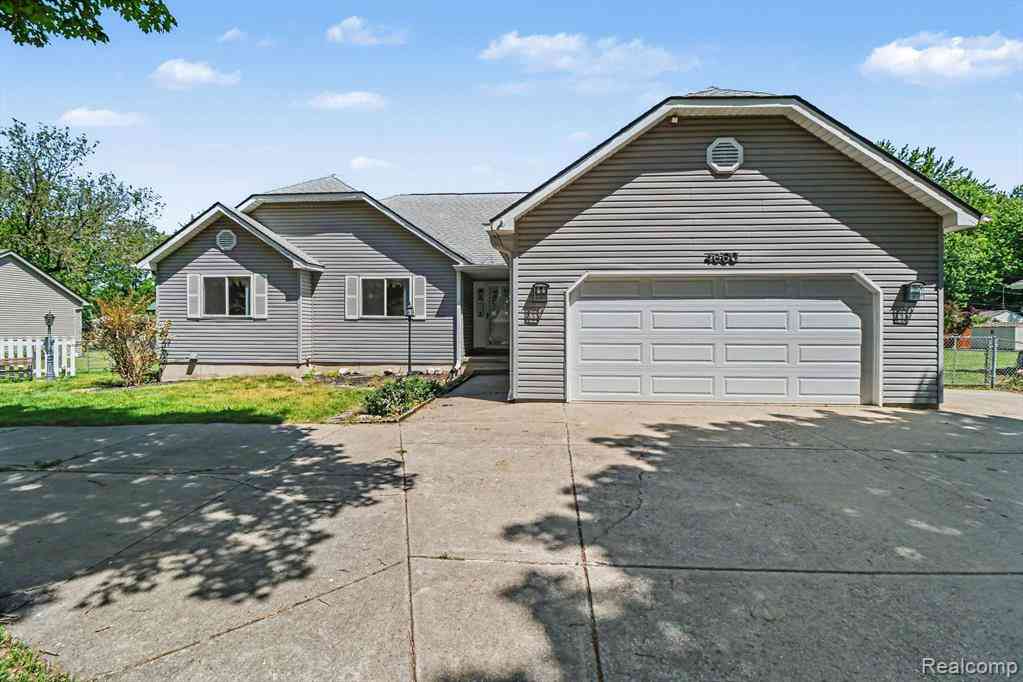 Homes For Sale - 4660 Woodhull Drive <br/> Clarkston, MI 48346