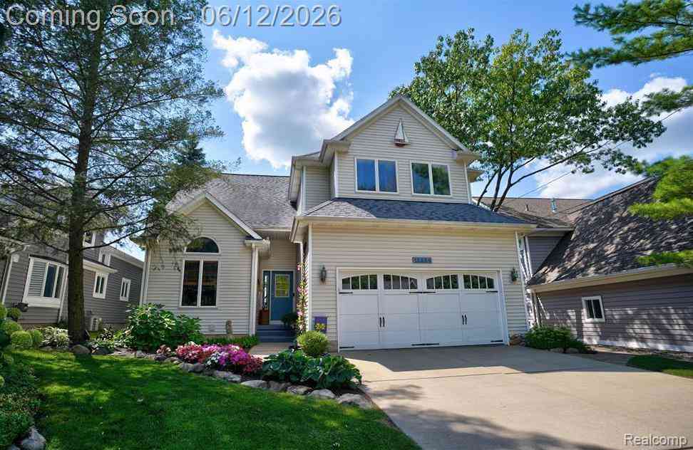 Homes For Sale - 12224 Mantawauka Drive <br/> Fenton, MI 48430