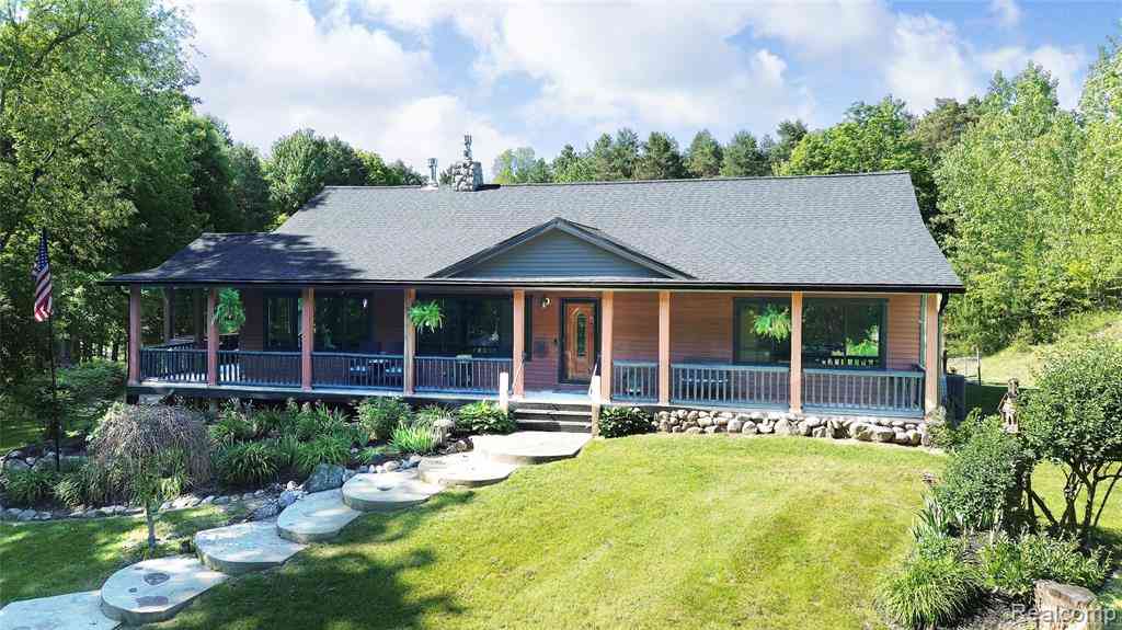 Homes For Sale - 5298 Clear Lake Road <br/> Lapeer County, North Branch, MI 48461