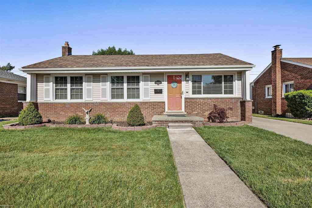 Homes For Sale - 28627 Bohn Street <br/> Macomb County, Roseville, MI 48066