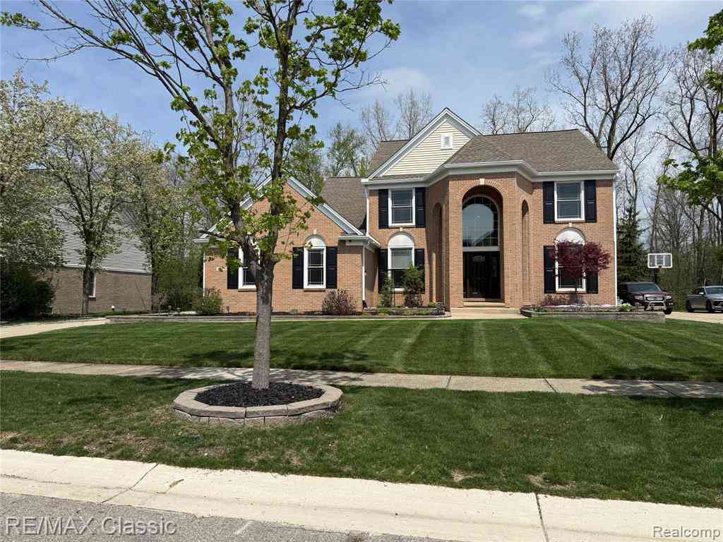 Homes For Sale - 47272 Woodlong Drive <br/> Canton, MI 48187