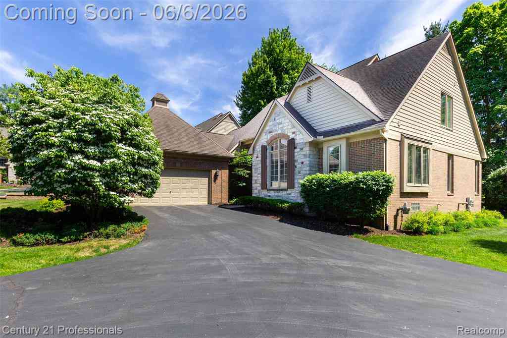 Condo For Sale - 29401 Windmill Court <br/> Farmington, MI 48334