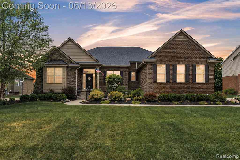 Homes For Sale - 23719 Stoneleigh Drive <br/> South Lyon, MI 48178
