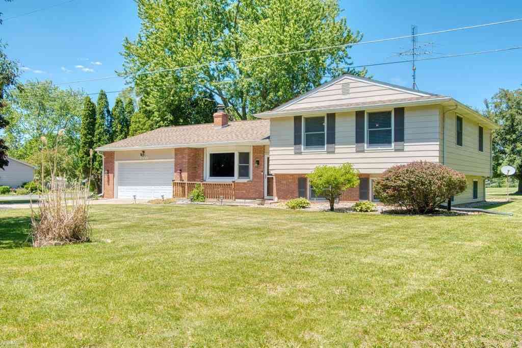Homes For Sale - 1300 W Hibbard Road <br/> Shiawassee County, Owosso, MI 48867