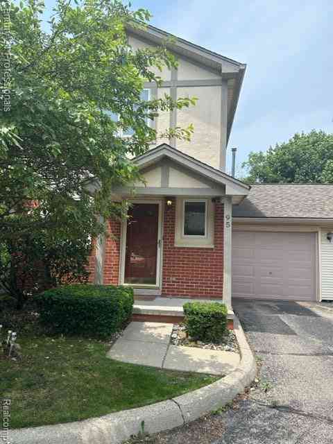 Condo For Rent - 95 Walnut Boulevard <br/> Rochester, MI 48307