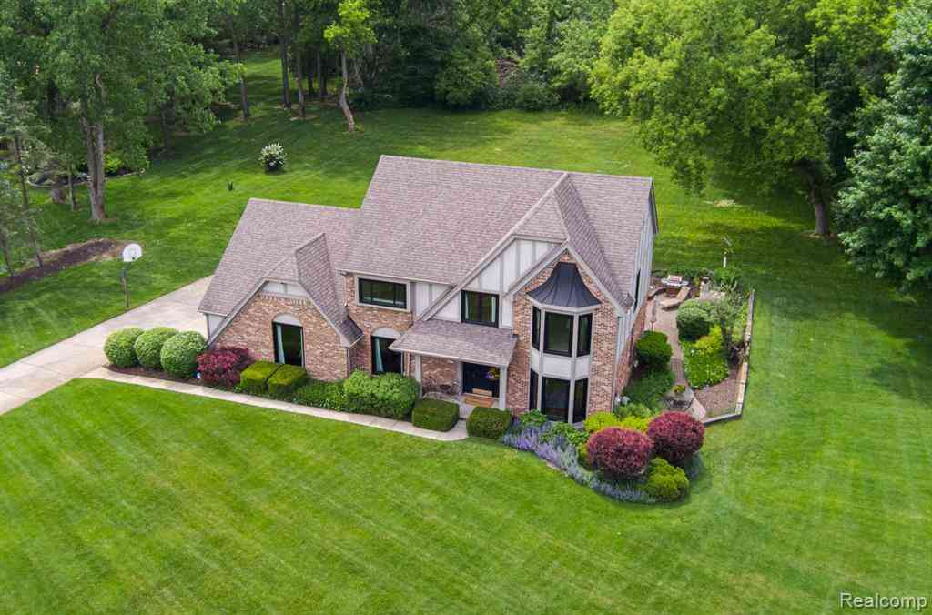 Homes For Sale - 6563 Sun Valley Drive <br/> Oakland County, Clarkston, MI 48348