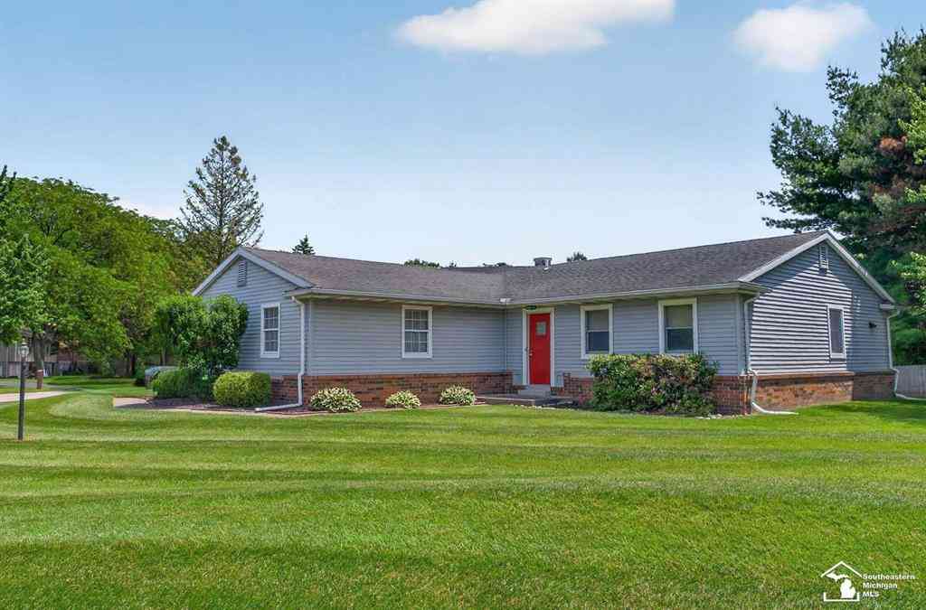 Homes For Sale - 7576 Chapelview Court <br/> Temperance, MI 48182