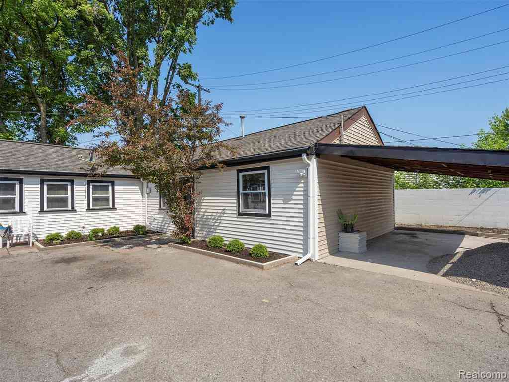 Homes For Rent - 1741 E Woodward Heights Boulevard <br/> Hazel Park, MI 48030