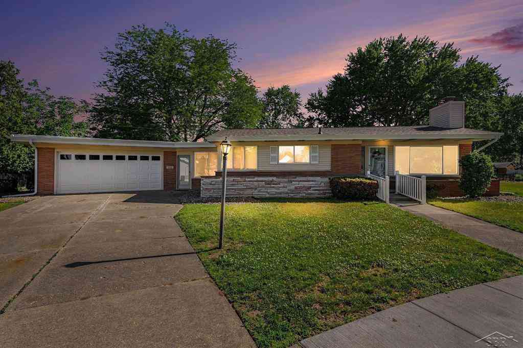 Homes For Sale - 3002 Malden Place <br/> Saginaw, MI 48602