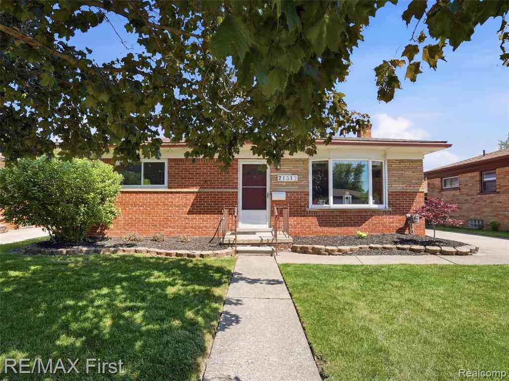 Homes For Sale - 21213 Centennial Street <br/> Saint Clair Shores, MI 48081
