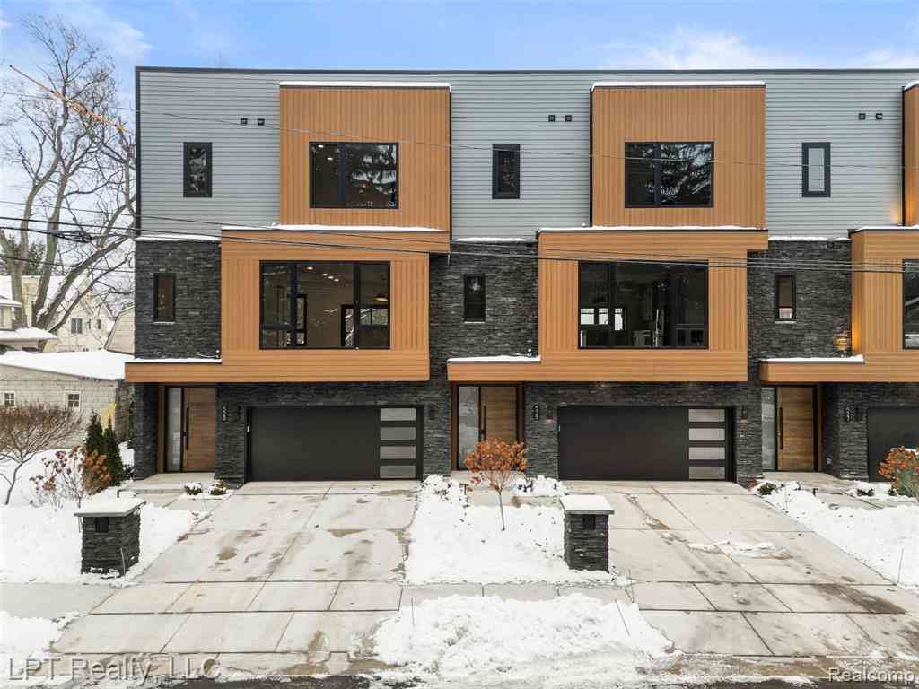 Condo For Sale - 527 Walnut Street <br/> Brighton, MI 48116