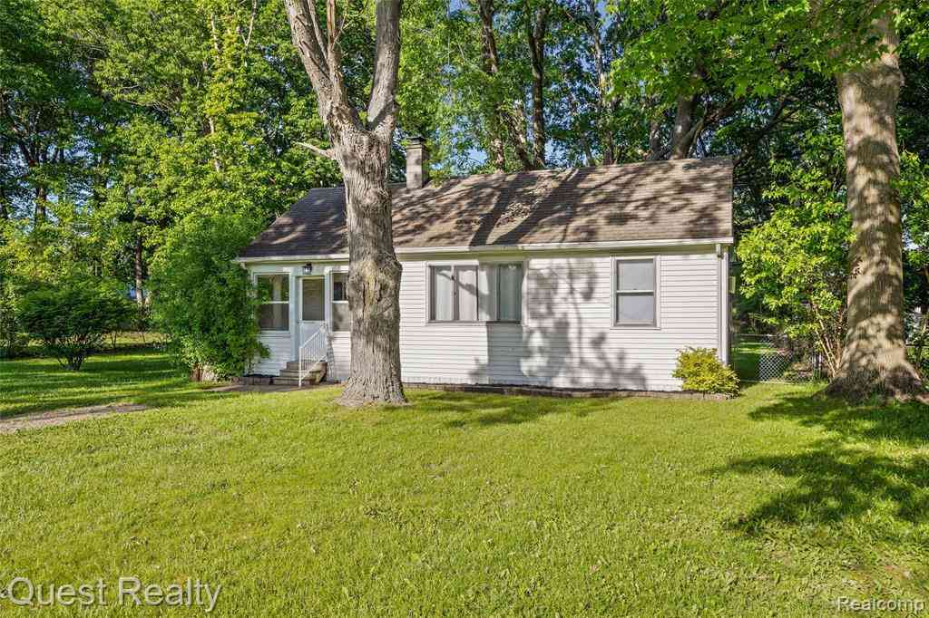 Homes For Sale - 32660 Saint Vincent Avenue <br/> Warren, MI 48092