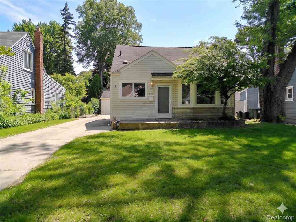 Homes For Rent - 619 S Gainsborough Avenue <br/> Royal Oak, MI 48067